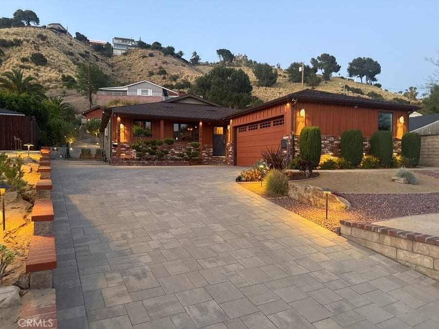 Property photo for 2746 N Kenneth Road N, Burbank, CA