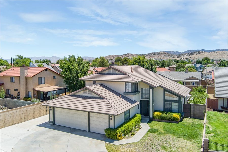 Property photo for 2102 Redrock Ct, Palmdale, CA