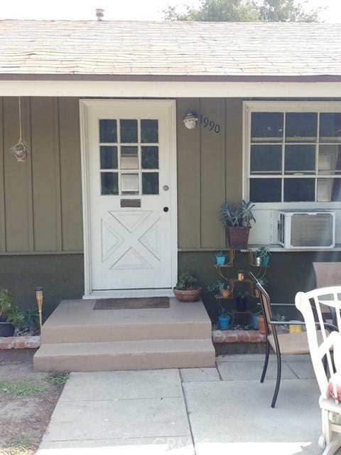 Property photo for 1988 N Ontario Street, Burbank, CA