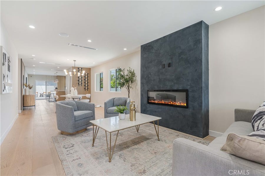 Property photo for 2837 S Palm Grove Avenue, Los Angeles, CA