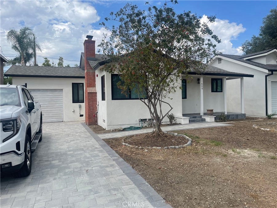 Property photo for 1609 N Niagara Street, Burbank, CA