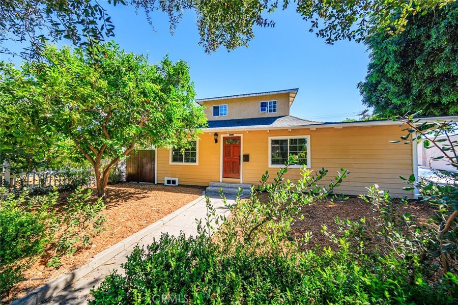 Property photo for 566 Oak Street, Glendale, CA