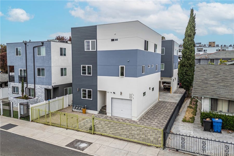 Property photo for 523 N St Andrews, Los Angeles, CA
