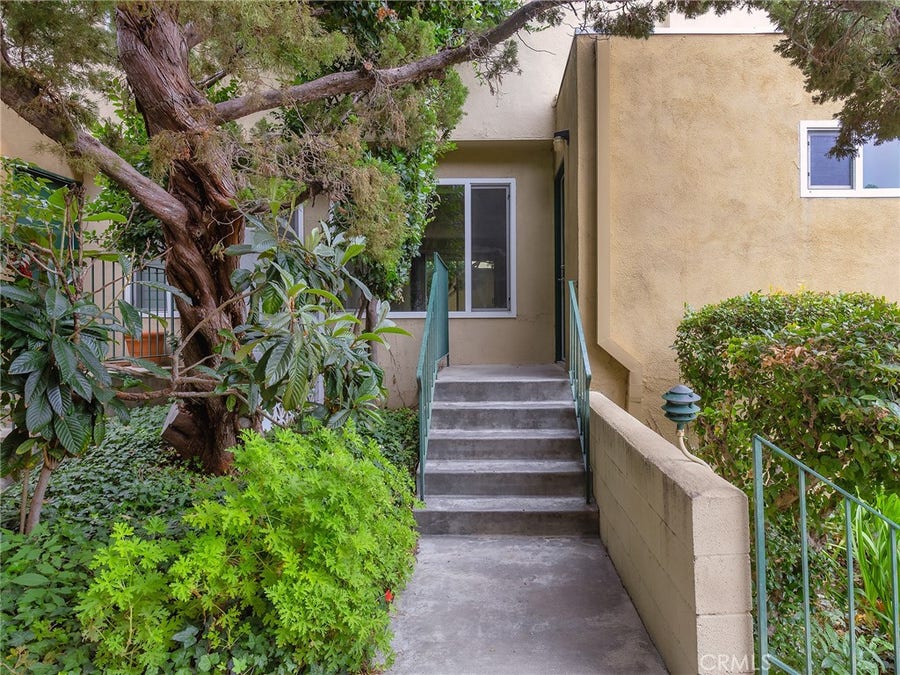 Property photo for 11138 Aqua Vista Street, #18, Studio City, CA