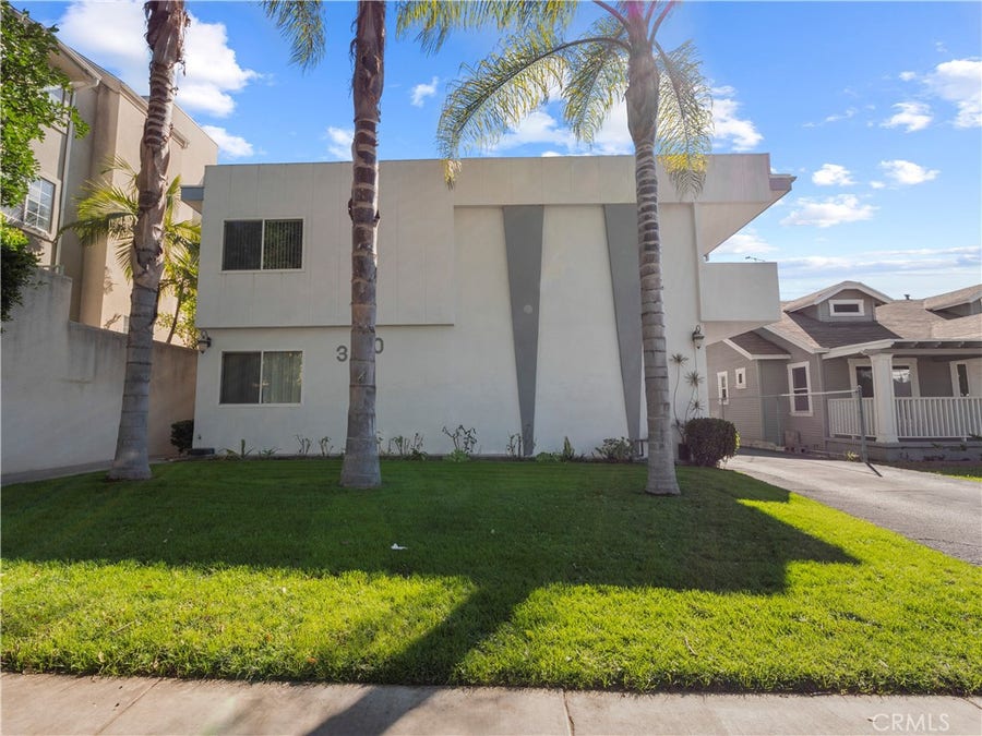 Property photo for 350 W Wilson, Glendale, CA