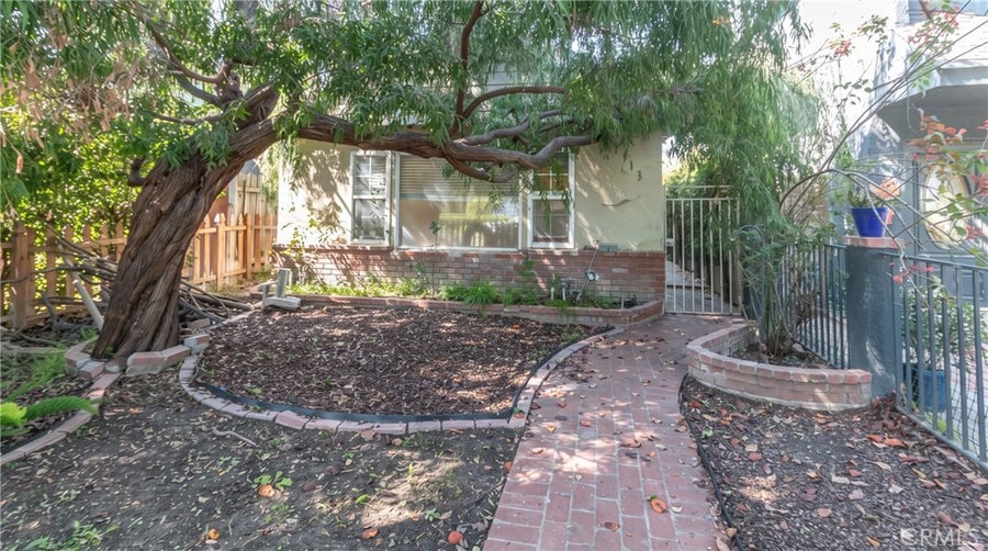 Property photo for 2913 W Chandler Boulevard, Burbank, CA