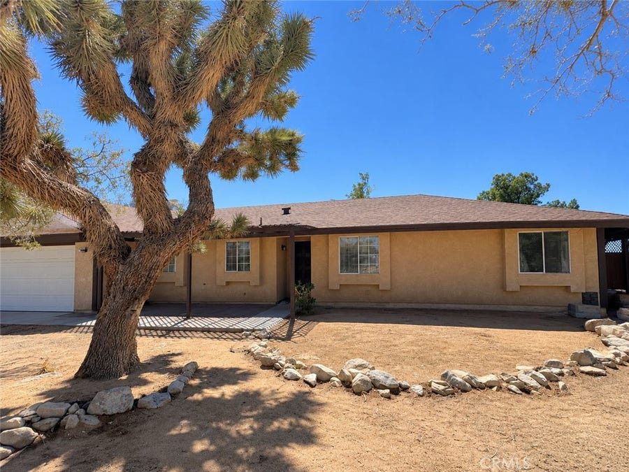 Property photo for 25095 Via Vista, Apple Valley, CA