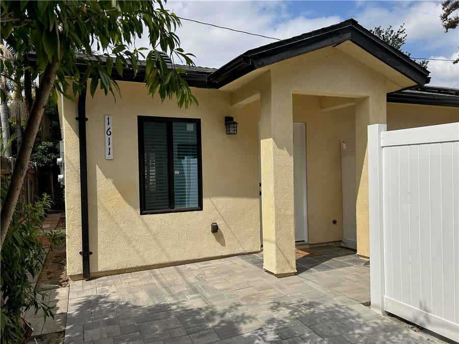 Property photo for 1611 N Niagara, Burbank, CA