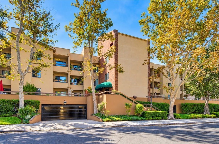 Property photo for 460 Oak Street, #215, Glendale, CA