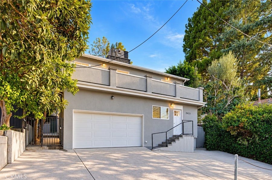 Property photo for 11423 Sunshine Terrace, Studio City, CA