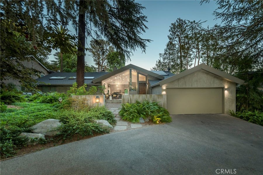 Property photo for 5128 Hillard, La Canada Flintridge, CA