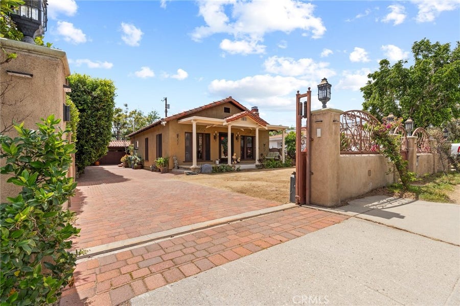 Property photo for 11232 Oxnard Street, North Hollywood, CA