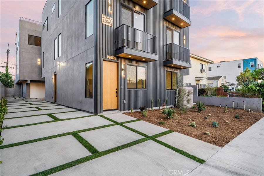 Property photo for 2204 Carmona, Los Angeles, CA