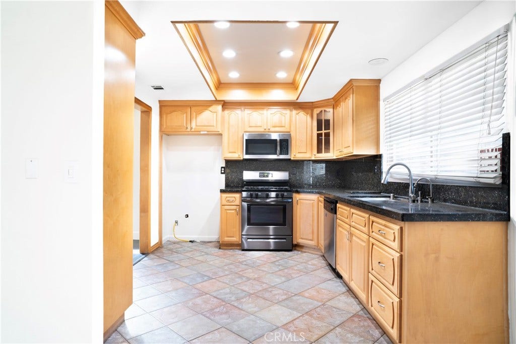 2518 N Hathaway, Santa Ana, CA 92705 Kitchen