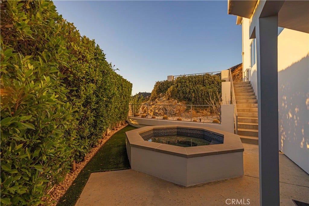 180 Aspen Oak, Glendale, CA 91207