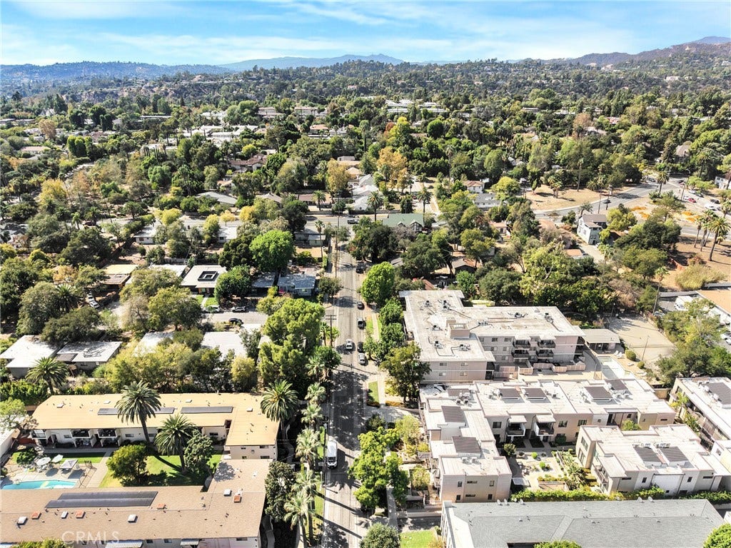 125 Hurlbut Street, #202, Pasadena, CA 91105 125 Hurlbut Street, #202, Pasadena, CA 91105