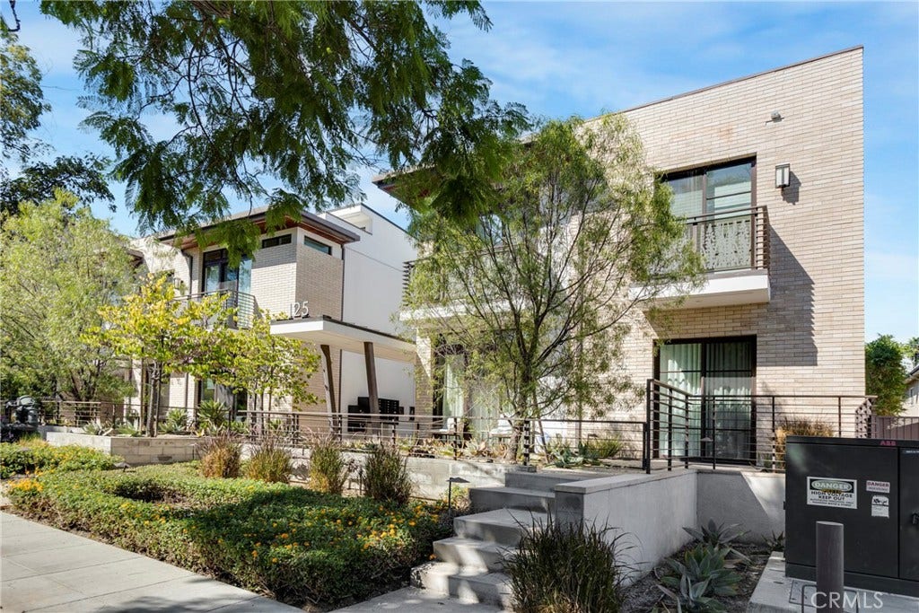 125 Hurlbut Street, #202, Pasadena, CA 91105 125 Hurlbut Street, #202, Pasadena, CA 91105