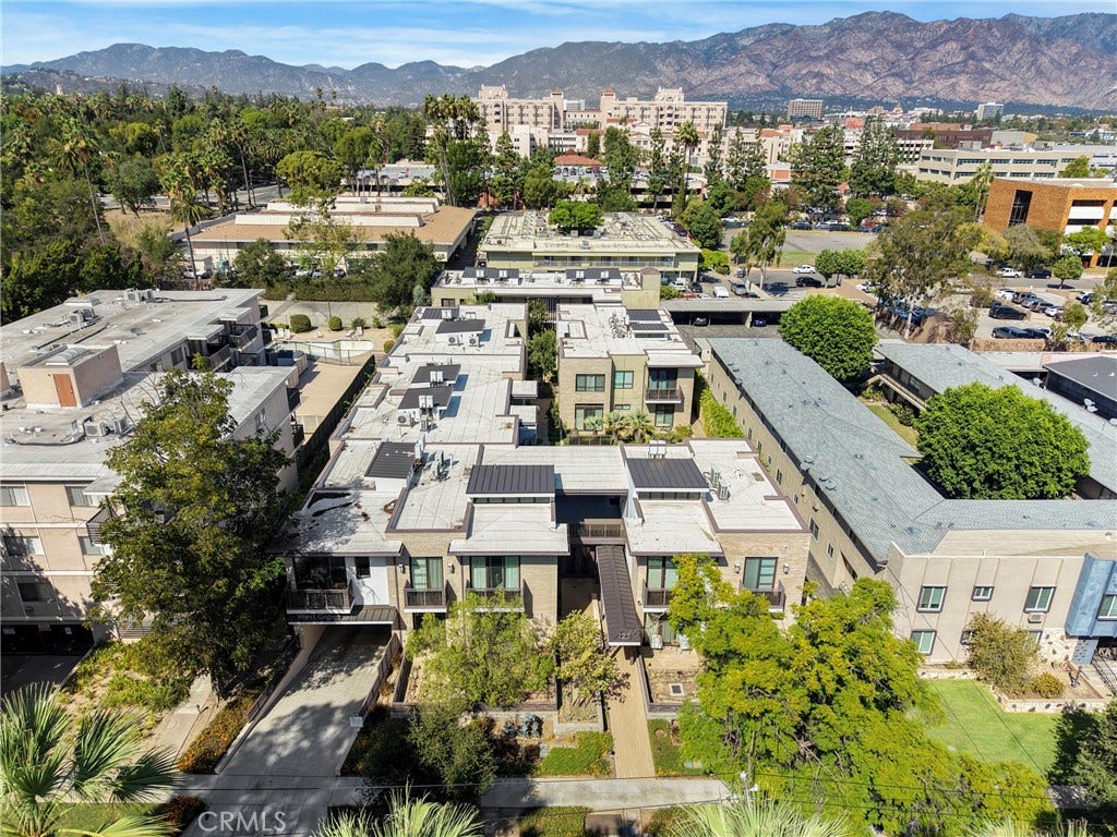 125 Hurlbut Street, #202, Pasadena, CA 91105 125 Hurlbut Street, #202, Pasadena, CA 91105