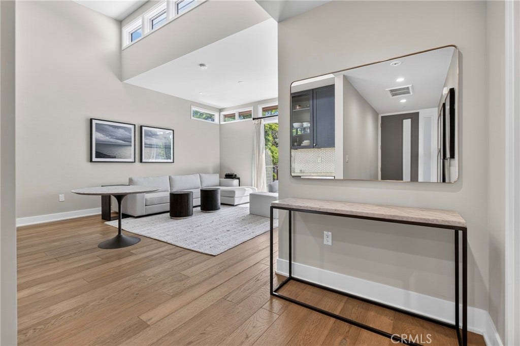 125 Hurlbut Street, #202, Pasadena, CA 91105 125 Hurlbut Street, #202, Pasadena, CA 91105