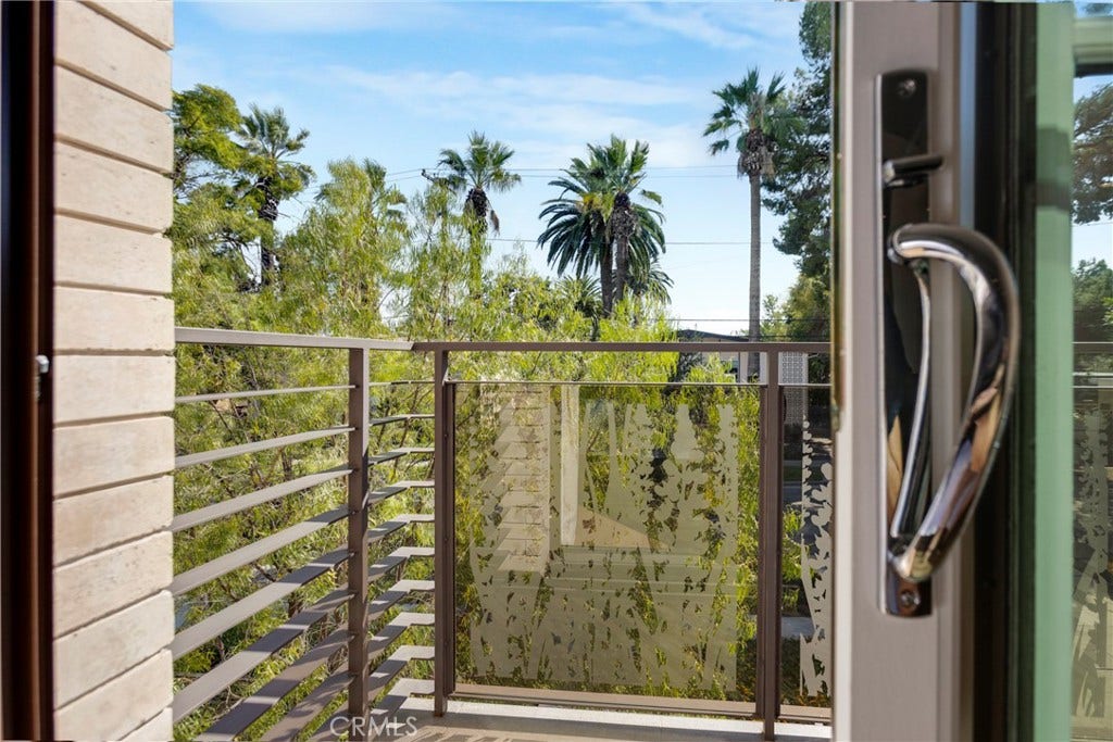 125 Hurlbut Street, #202, Pasadena, CA 91105 125 Hurlbut Street, #202, Pasadena, CA 91105