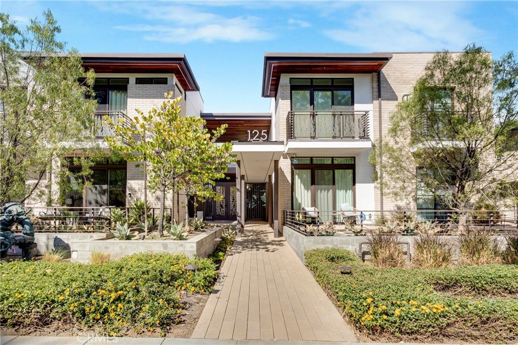 125 Hurlbut Street, #202, Pasadena, CA 91105 125 Hurlbut Street, #202, Pasadena, CA 91105