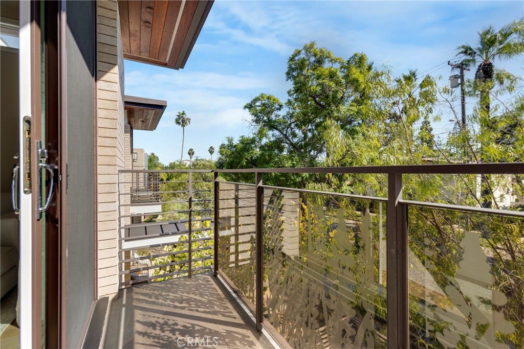 125 Hurlbut Street, #202, Pasadena, CA 91105 125 Hurlbut Street, #202, Pasadena, CA 91105