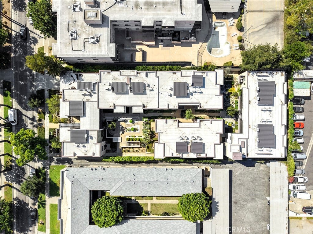 125 Hurlbut Street, #202, Pasadena, CA 91105 125 Hurlbut Street, #202, Pasadena, CA 91105