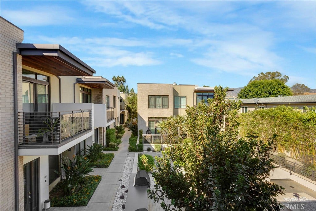 125 Hurlbut Street, #202, Pasadena, CA 91105 125 Hurlbut Street, #202, Pasadena, CA 91105