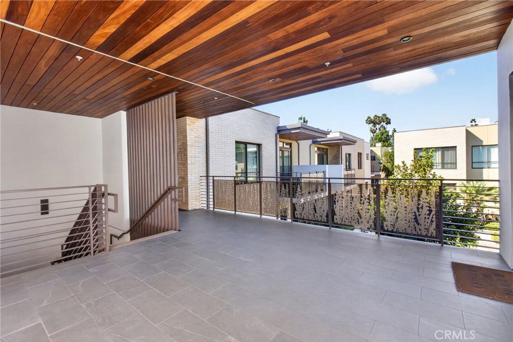 125 Hurlbut Street, #202, Pasadena, CA 91105 125 Hurlbut Street, #202, Pasadena, CA 91105