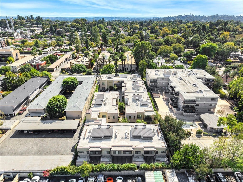125 Hurlbut Street, #202, Pasadena, CA 91105 125 Hurlbut Street, #202, Pasadena, CA 91105