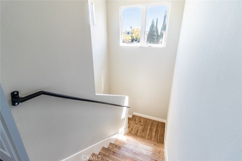 1739 Longwood Avenue, Los Angeles, CA 90019