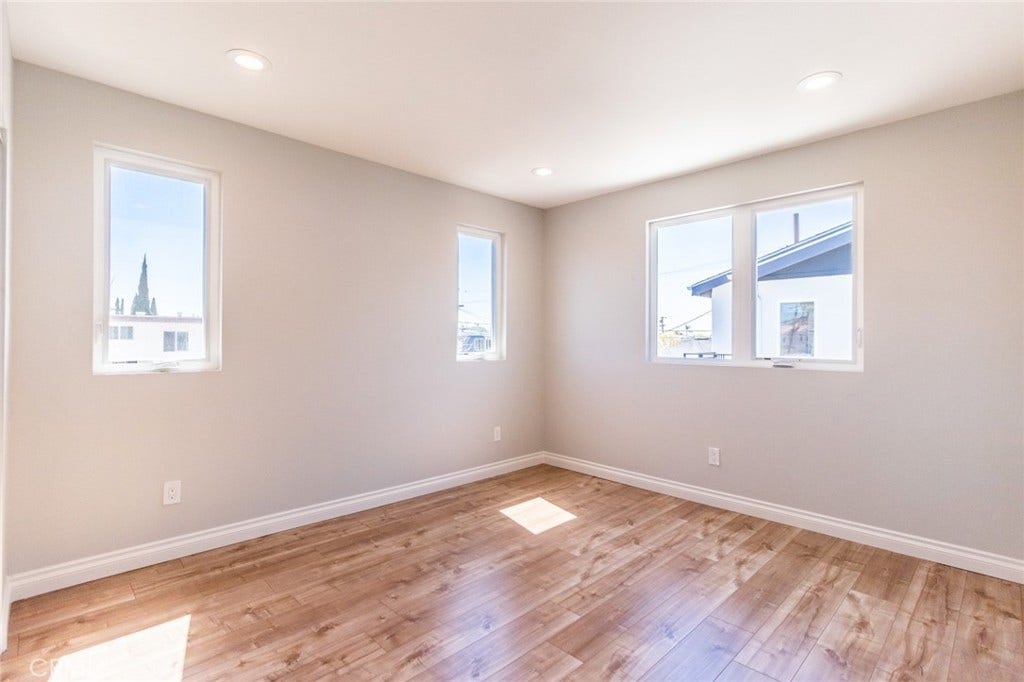 1739 Longwood Avenue, Los Angeles, CA 90019