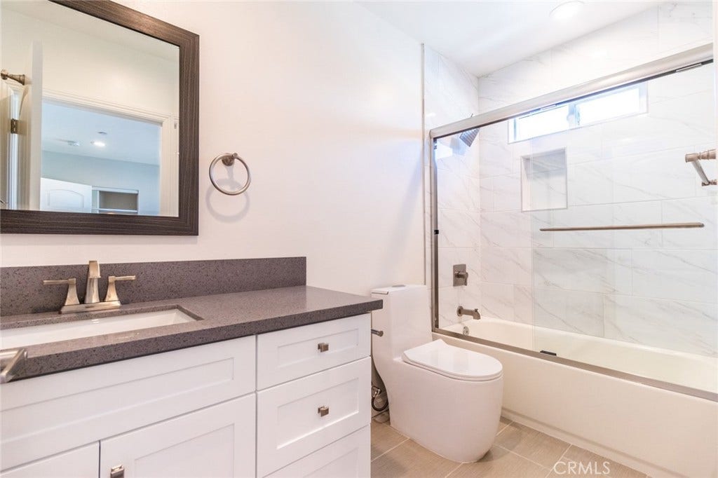 1739 Longwood Avenue, Los Angeles, CA 90019