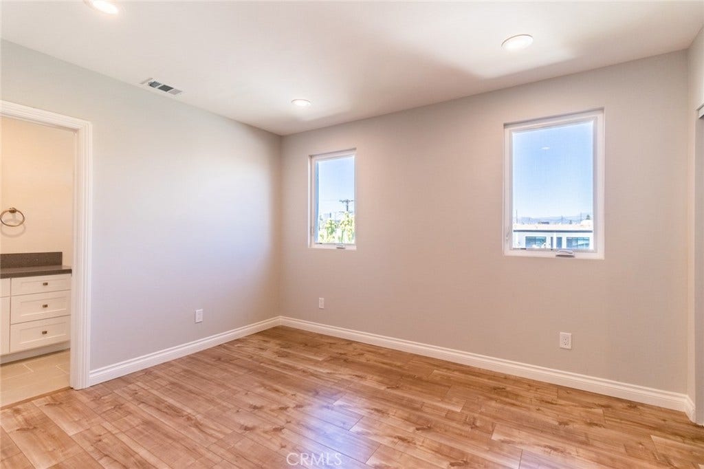 1739 Longwood Avenue, Los Angeles, CA 90019