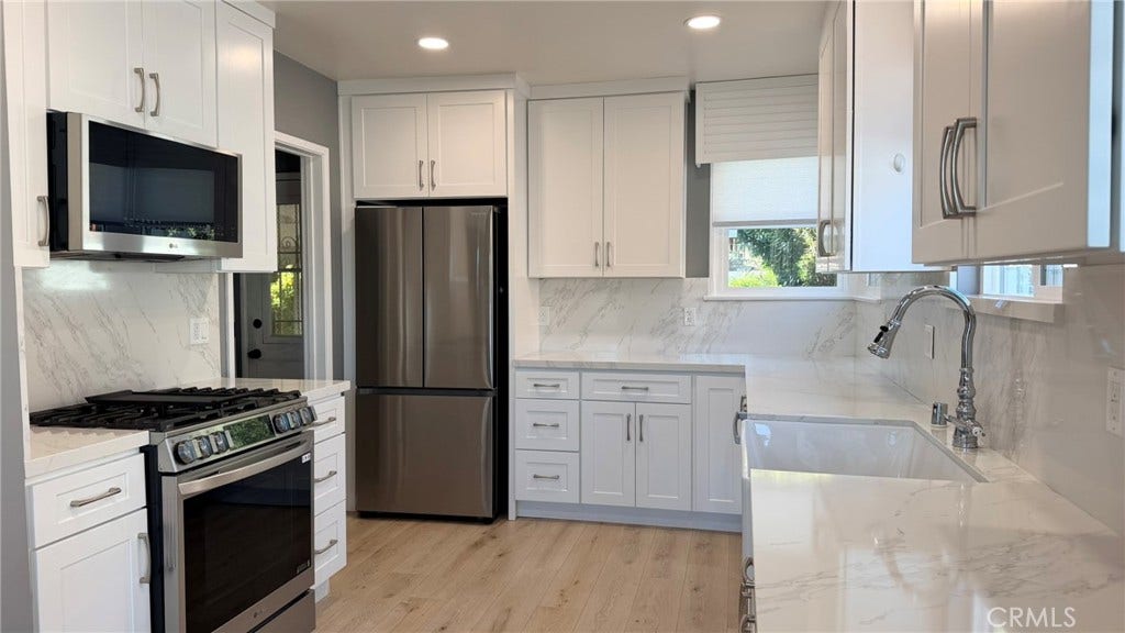17415 Victory, Lake Balboa, CA 91406