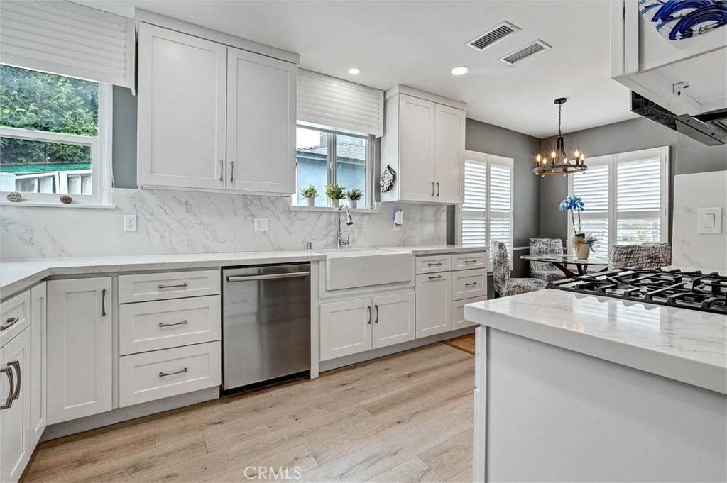 17415 Victory, Lake Balboa, CA 91406