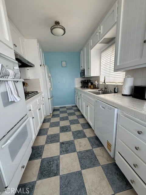 17614 Posetano, Pacific Palisades, CA 90272 17614 Posetano, Pacific Palisades, CA 90272
