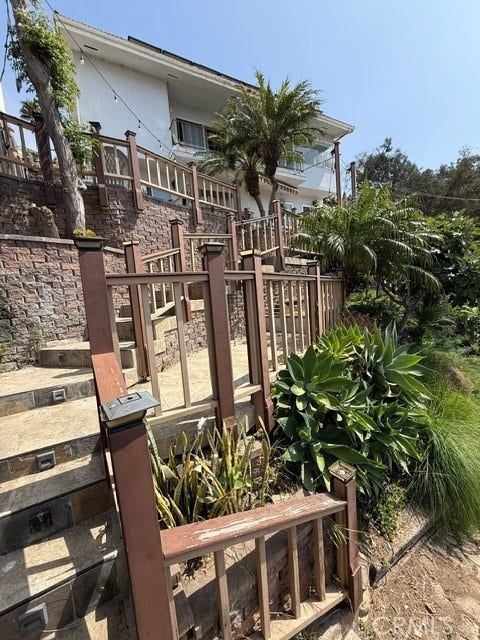 17614 Posetano, Pacific Palisades, CA 90272 17614 Posetano, Pacific Palisades, CA 90272