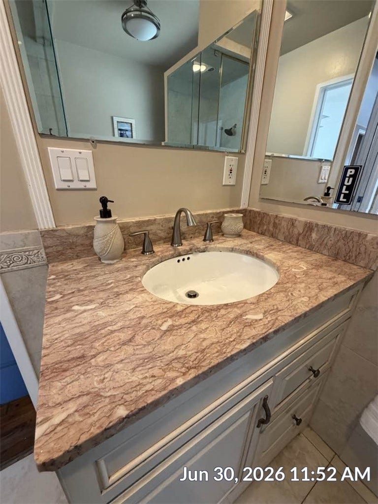 17614 Posetano, Pacific Palisades, CA 90272 17614 Posetano, Pacific Palisades, CA 90272