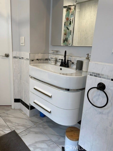 17614 Posetano, Pacific Palisades, CA 90272 17614 Posetano, Pacific Palisades, CA 90272