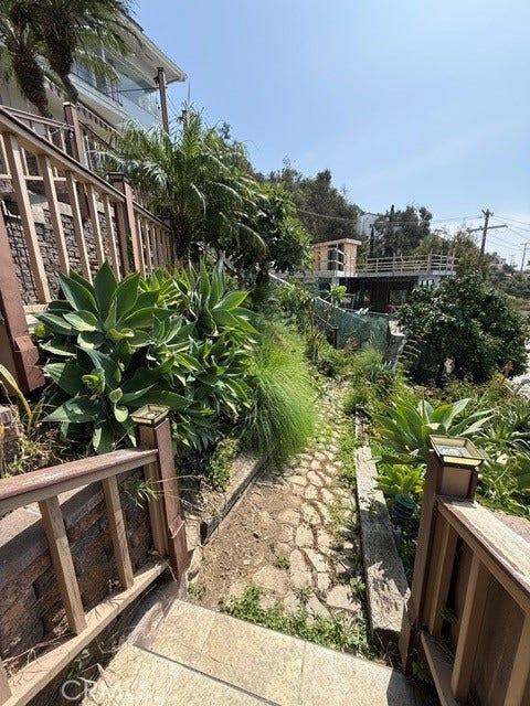17614 Posetano, Pacific Palisades, CA 90272 17614 Posetano, Pacific Palisades, CA 90272