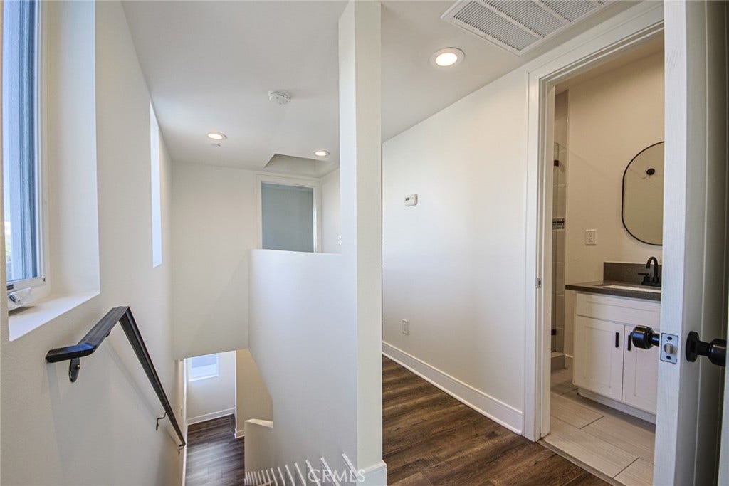 622 N Serrano Avenue, Los Angeles, CA 90004 622 N Serrano Avenue, Los Angeles, CA 90004