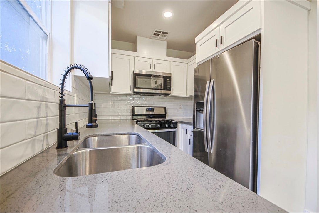 622 N Serrano Avenue, Los Angeles, CA 90004 622 N Serrano Avenue, Los Angeles, CA 90004