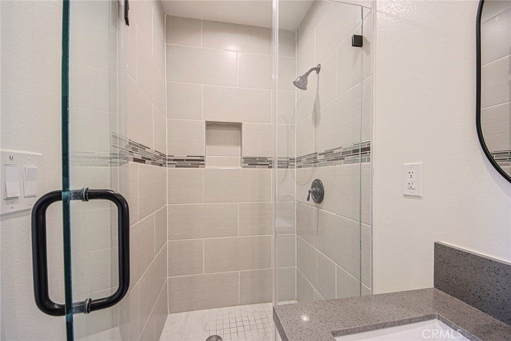 622 N Serrano Avenue, Los Angeles, CA 90004 622 N Serrano Avenue, Los Angeles, CA 90004