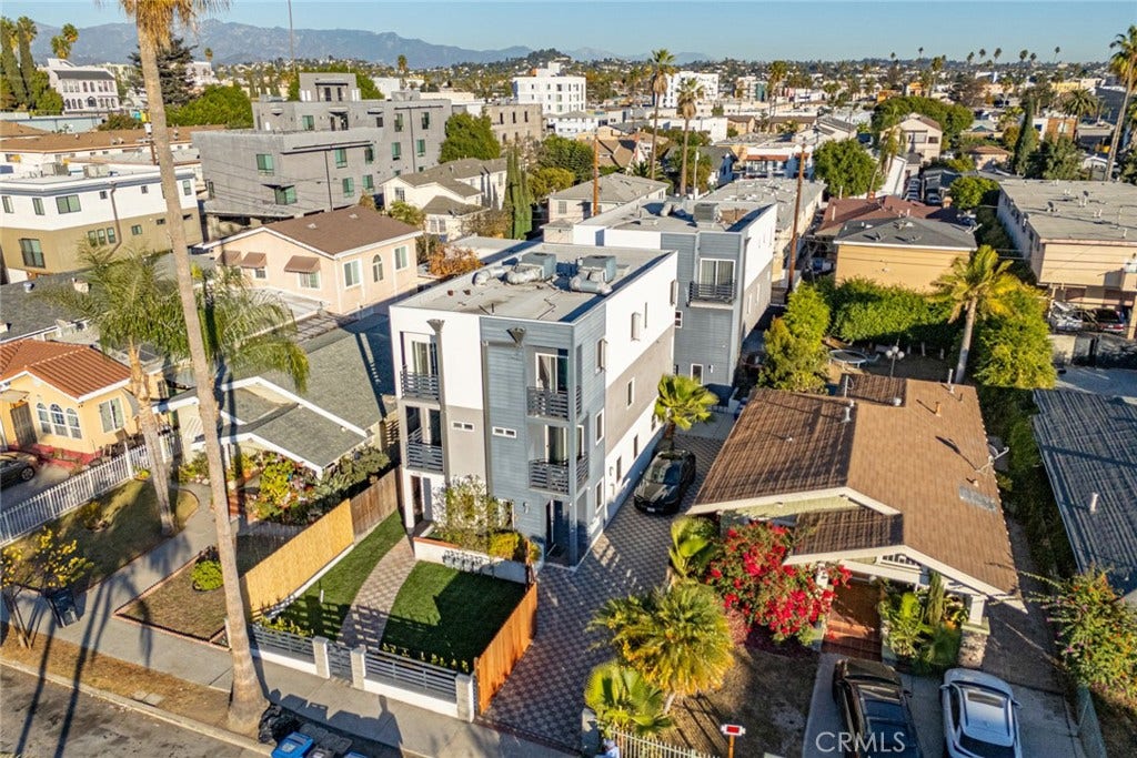622 N Serrano Avenue, Los Angeles, CA 90004 622 N Serrano Avenue, Los Angeles, CA 90004