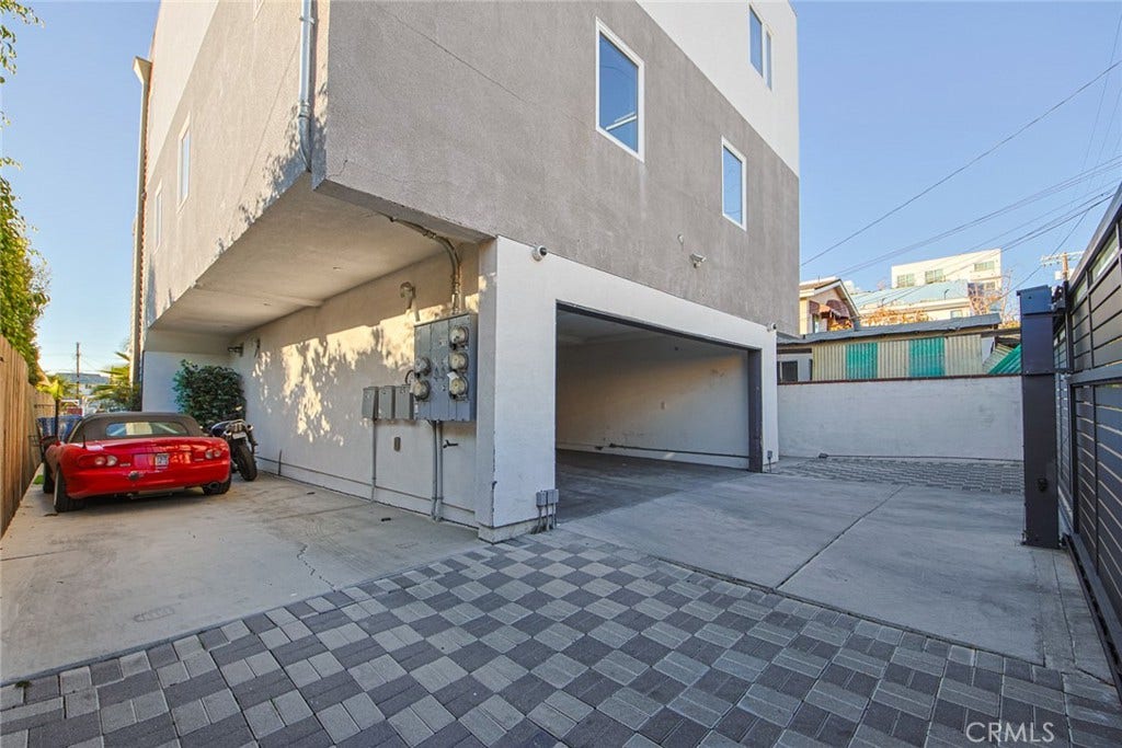 622 N Serrano Avenue, Los Angeles, CA 90004 622 N Serrano Avenue, Los Angeles, CA 90004