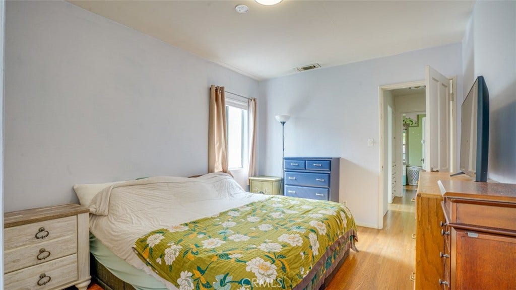330 S Griffith Park Drive, Burbank, CA 91506