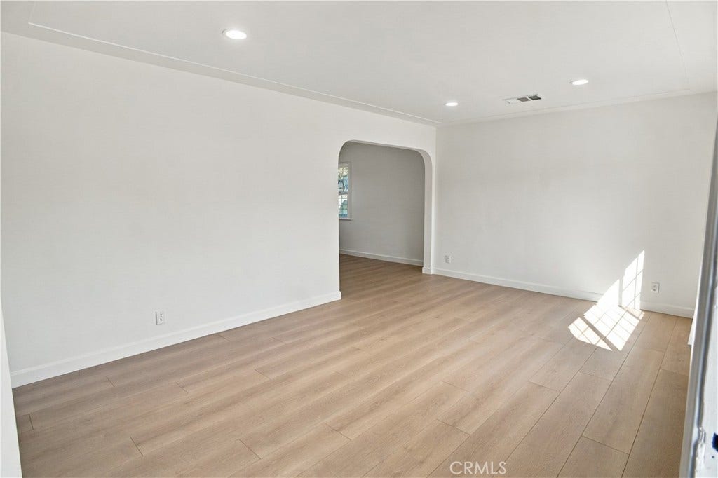 2211 W Verdugo, Burbank, CA 91506 Living Room
