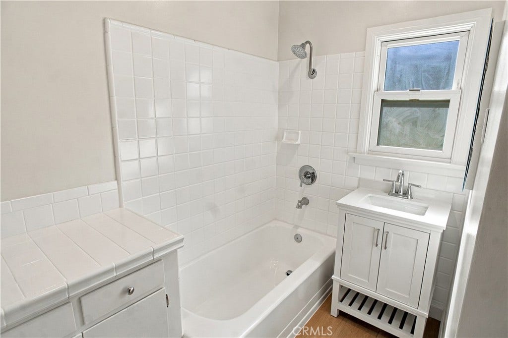 2211 W Verdugo, Burbank, CA 91506 Bathroom