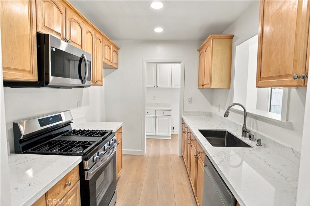 2211 W Verdugo, Burbank, CA 91506 Kitchen